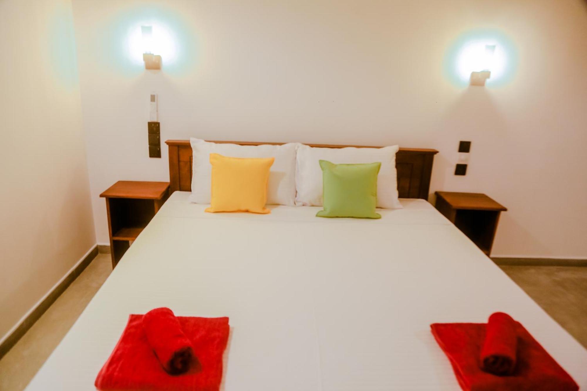 Sweet Emotion Hotel Mirissa Buitenkant foto